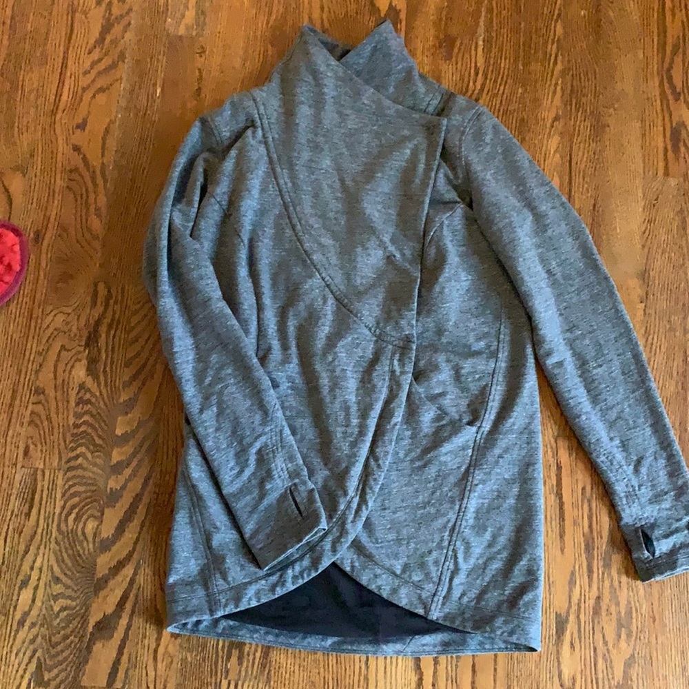Lululemon That’s A Wrap cardigan. Size 8. Heathered gray.